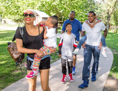 Monica And Shannon Brown Enjoy the Detroit Zoo With The Whole Family